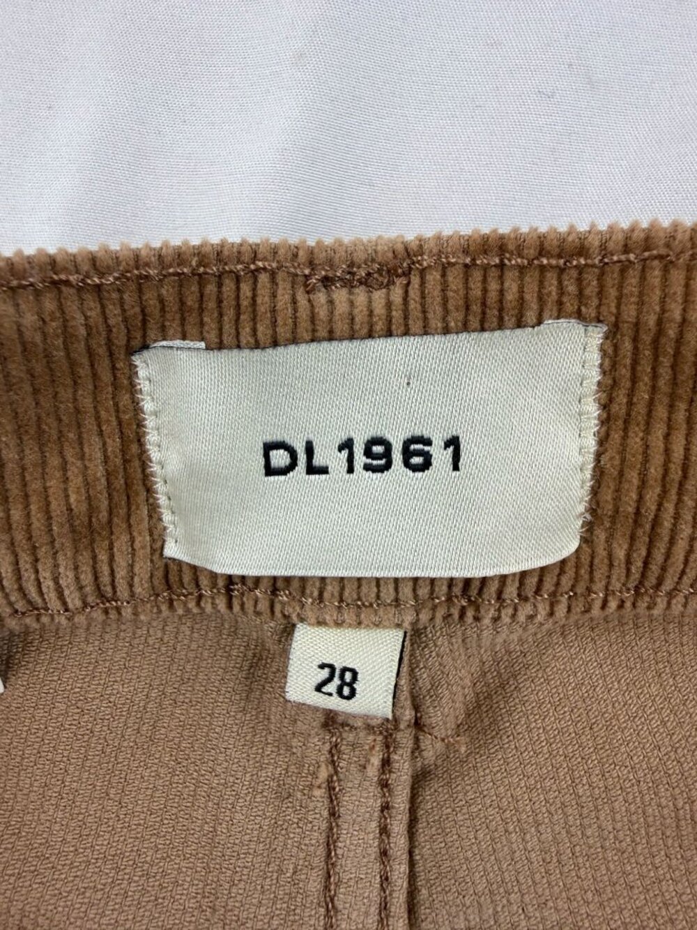 NWT DL1961 Bridget Corduroy Boot High Rise cropped Instasculpt Size 28 Teddy Tau - Picture 7 of 15